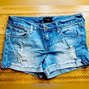 Celebrity Pink Jean Shorts - Size 5/27
